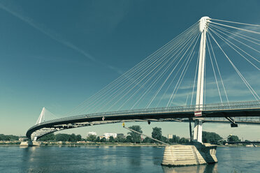 Die Brücke Passerelle des Deux Rives verbindet die Städte Kehl, Deutschland, und Straßburg, Frankreich - MEMF000279
