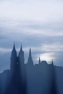 Deutschland, Sachsen, Meißen, Silhouette von Albrechtsburg und Dom - ELF001155