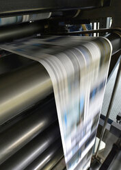 Druck von Zeitungen in einer Druckerei - SCH000376