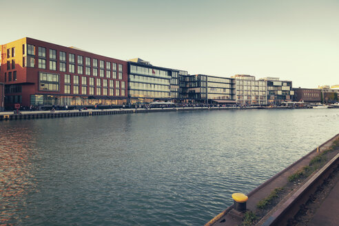 Deutschland, Nordrhein-Westfalen, Münster, Bars und Restaurants am Hafen - MEMF000294