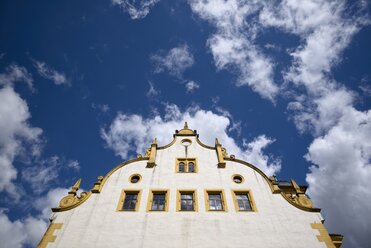 Germany, Saxony, Freiberg, Barock facade of townhall - EL001156