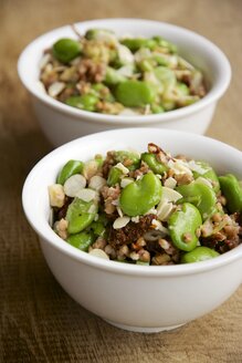 Salat aus Buchweizen und Fava-Bohnen mit Haselnüssen und Tomaten - HAWF000383