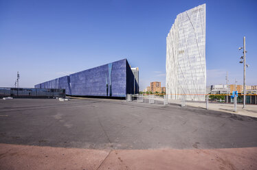 Spain, Barcelona, Telefonica building and Museu Blau - THA000518