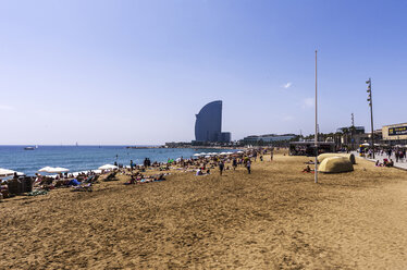 Spanien, Barcelona, La Barceloneta, Strand und Promenade - THAF000581