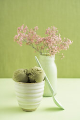 Eis mit grünem Tee und Schleierkrautblüten - ECF000682