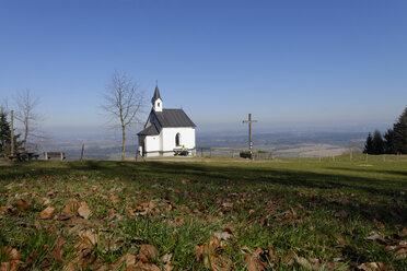 Deutschland, Bayern, Altenburg, Au bei Bad Aibling, Kapelle - LBF000777