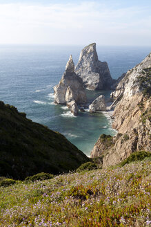 Portugal, Sintra, Praia da Ursa, rocks in the ocean - FAF000010