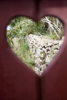 Portugal, Sintra, door with heart shape - FA000011