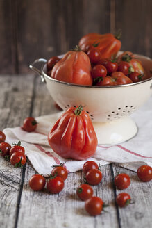 Ochsenherz-Tomaten und Kirschtomaten - SBDF000992