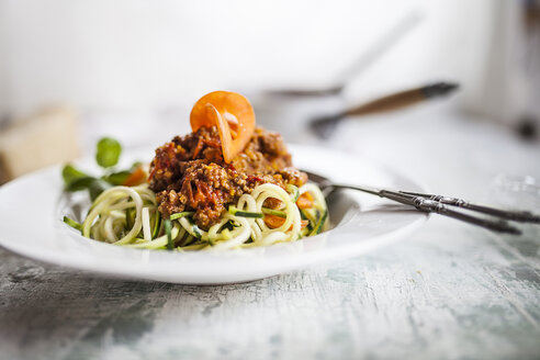 Zoodles, Spaghetti aus Zucchini, mit Bolognesesauce - SBDF001016