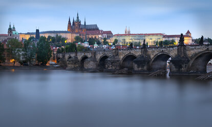 Czechia, Prague, Charles Bridge and Prague Castle in the evening - MKFF000008