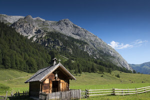 Österreich, Tirol, Hinterriss, Eng-Alm, Holzkapelle - MKFF000012