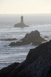 France, Bretagne, Finistere, Pointe du Raz, Lighthouse - DHL000462