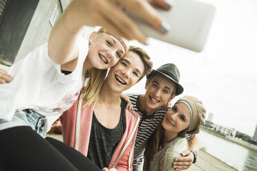 Friends taking a selfie outdoors - UUF001388