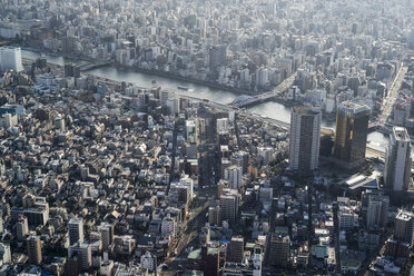 Japan, Tokio, Blick auf Asakusa und den Sumida-Fluss - FLF000439