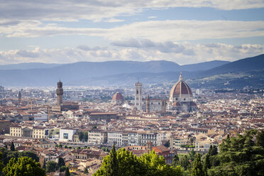 Italy, Tuscany, Florence, city view with Palazzo Vecchio and cathedral Santa Maria del Fiore - SBDF001063