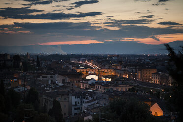 Italy, Tuscany, Florence, Ponte Vecchio - SBDF001077