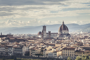 Italy, Tuscany, Florence, Cathedral Santa Maria del Fiore and Palazzo Vecchio - SBDF001140