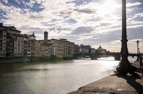 Italien, Toskana, Florenz, Fluss Arno - SBDF001096
