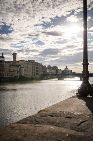 Italien, Toskana, Florenz, Fluss Arno, lizenzfreies Stockfoto