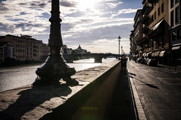 Italien, Toskana, Florenz, Fluss Arno - SBDF001143