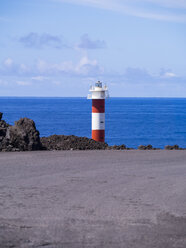 Spanien, Kanarische Inseln, La Palma, Südküste, Los Quemados, Neuer Leuchtturm in Faro de Fuencaliente - AMF002585