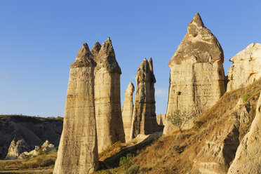 Türkei, Kappadokien, Ask Vadisi, Phalloid-Feenschornsteine im Goereme-Nationalpark - SIEF005706