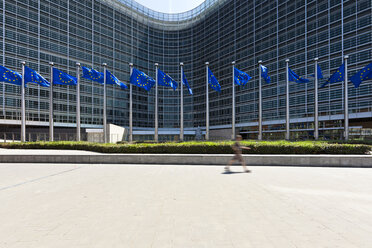 Belgien, Brüssel, Blick auf das Gebäude der Europäischen Kommission - AM002590