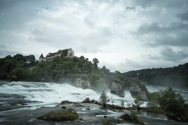 Schweiz, Kanton Schaffhausen, Schaffhausen, Rheinfall mit Schloss Laufen - ELF001209