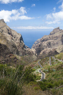 Spanien, Kanarische Inseln, Teneriffa, Berge an der Nordwestküste - RJF000248