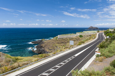 Spanien, Kanarische Inseln, Teneriffa, Küstenstraße an der Nordküste nach Garachico - RJF000226