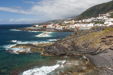 Spanien, Kanarische Inseln, Teneriffa, Blick auf Garachico an der Nordküste - RJF000228