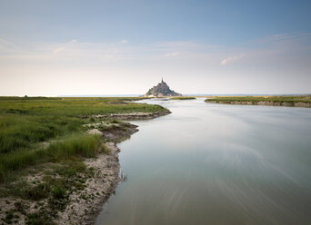 Frankreich, Haute-Normandie, Blick auf den Mont Saint-Michel - MKFF000045