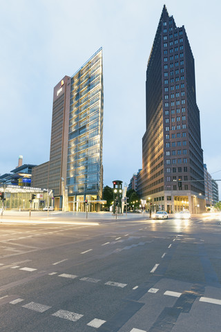 Deutschland, Berlin, Hochhäuser von Renzo Piano und Hans Kollhoff am Potsdamer Platz, lizenzfreies Stockfoto