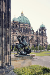 Germany, Berlin, view to Berlin Cathedral with sculpture of Old Museum in the foreground - MEMF000344