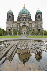 Germany, Berlin, Berlin Cathedral reflecting in water of fountain - MEMF000341