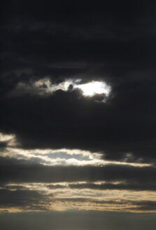 Deutschland, Schwarze Wolken im Sommer - JT000564