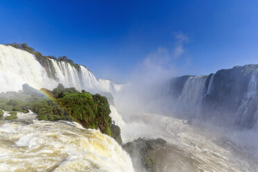 Südamerika, Brasilien, Parana, Iguazu-Nationalpark, Iguazu-Fälle, Regenbogen - FOF006668