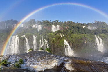 Südamerika, Brasilien, Parana, Iguazu-Nationalpark, Iguazu-Fälle, Regenbogen - FOF006675