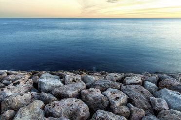 France, Alpes-Maritimes, coast at Menton - DAWF000094