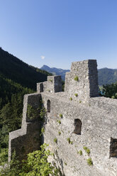 Österreich, Salzburger Land, Salzkammergut, Blick auf Schloss Wartenfels - SIEF005723