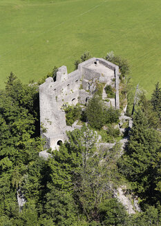 Österreich, Salzburger Land, Salzkammergut, Blick auf Schloss Wartenfels - SIEF005724