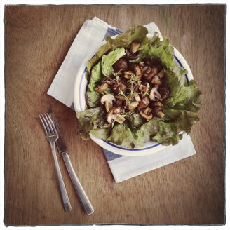 Gebratene Champignons mit Salat - EVGF000763