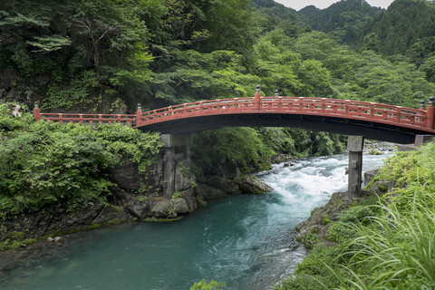 Japan, Nikko, Shinkyo-Brücke über den Fluss Daiya, lizenzfreies Stockfoto