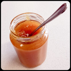 Jar with peach jam - SHIF000003