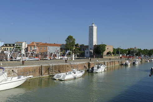 Italien, Marken, Provinz von Pesaro und Urbino, Fano, Hafen - LB000918