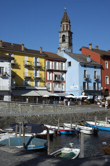 Schweiz, Tessin, Ascona, Hafen, Lago Maggiore, Kirche Santi Pietro e Paolo - WEF000189