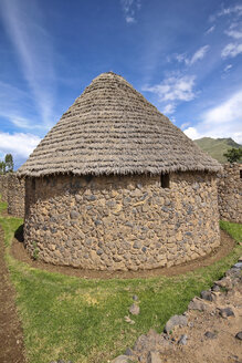 Südamerika, Peru, Blick auf den Tempel von Wiracocha in Raqch'i, Lagerhaus - KRPF000686