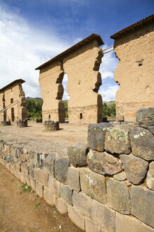 Südamerika, Raqch'i, Blick auf den Tempel von Wiracocha - KRPF000687