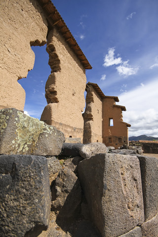 Südamerika, Raqch'i, Blick auf den Tempel von Wiracocha, lizenzfreies Stockfoto